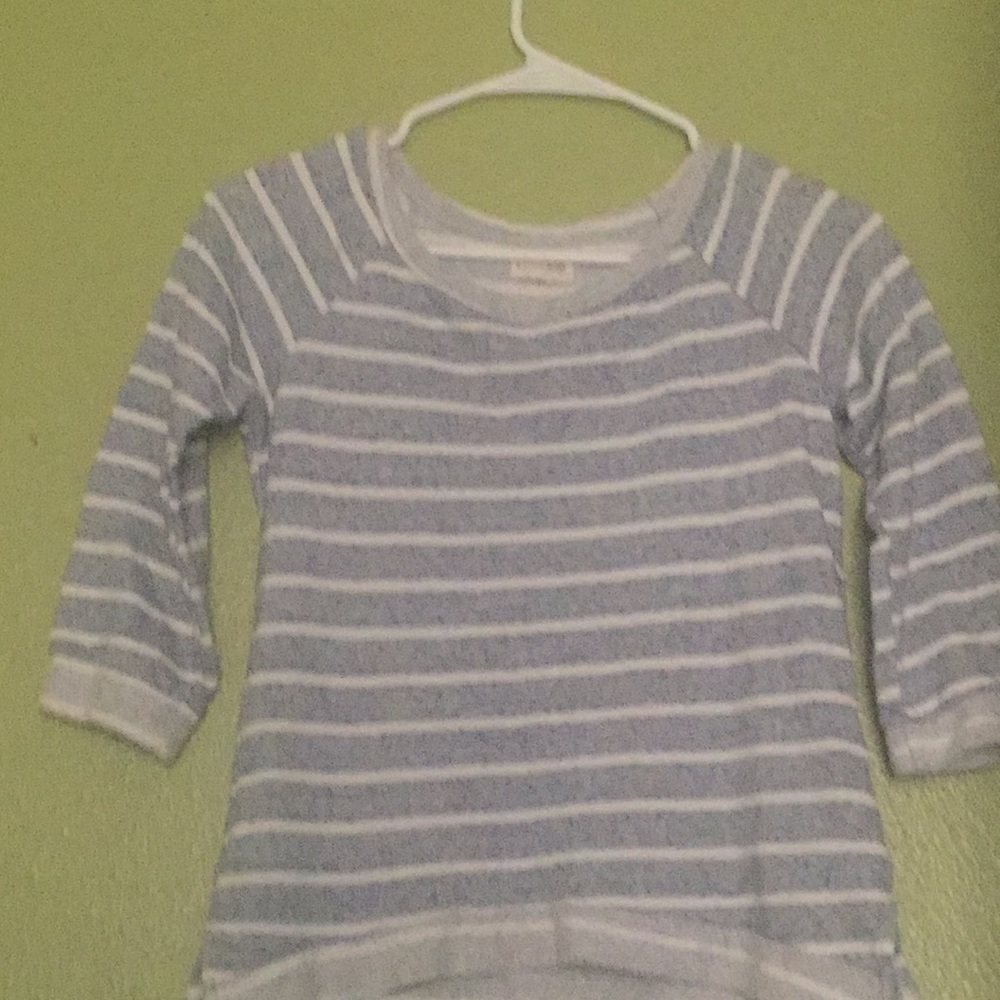 Medium sleeve top